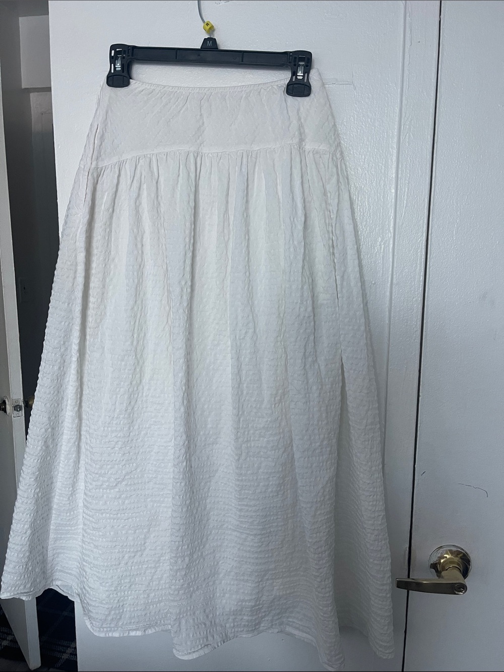 Uniqlo White Textured Maxi Skirt